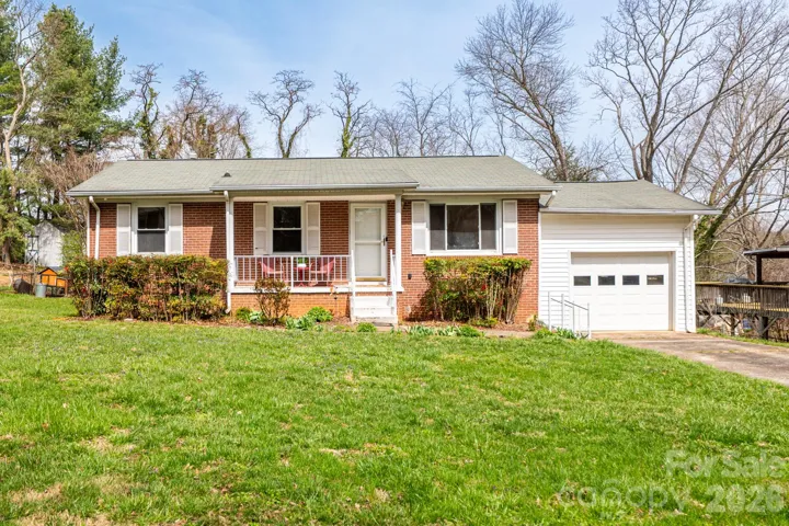 56 Skyview Terrace- an iconic '60s ranch in West Asheville.