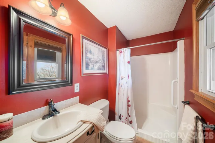 full bathroom 3 