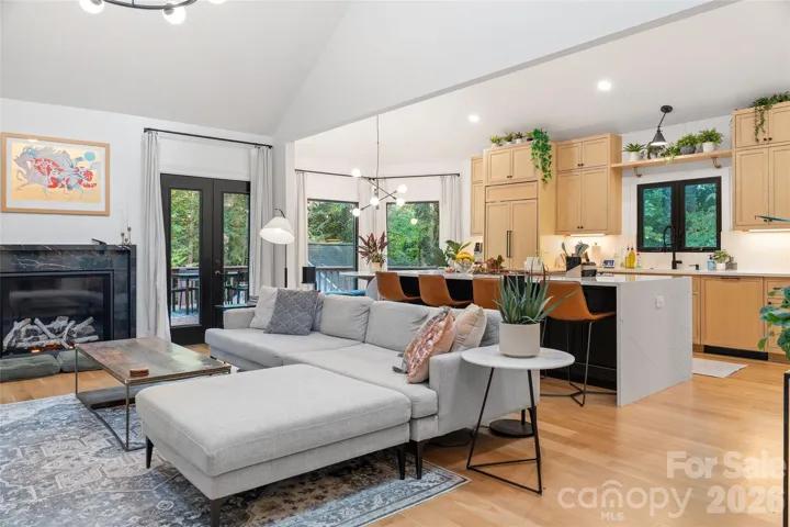 Open great room, kitchen and breakfast nook