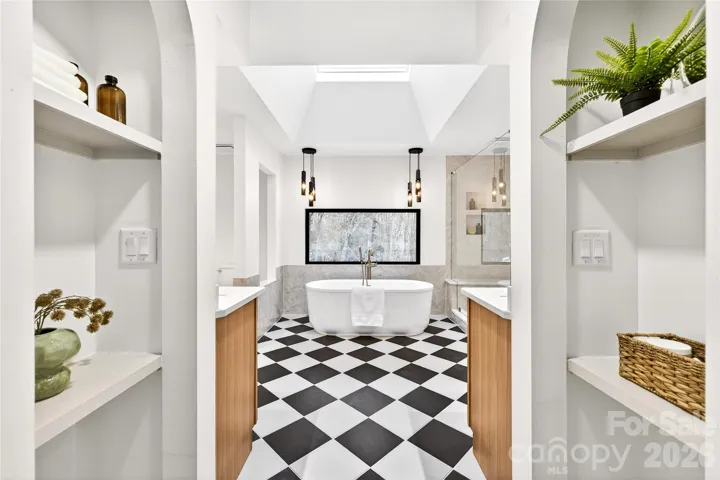 Spa-Like Primary Bath