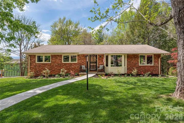 Level lawn & entry from street to door