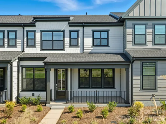 Low maintenance 2 Story Townhome Living in Belmont, NC