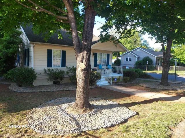 Summer pic of front of home