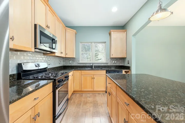 Maple cabinets with Granite countertops