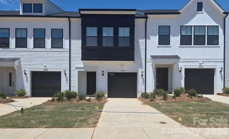 Homesite 81 features an interior unit Foxglove floorplan