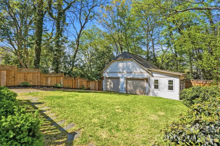 Spacious yard to create tons of outdoor memories 