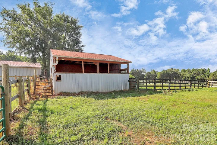 Barn 2