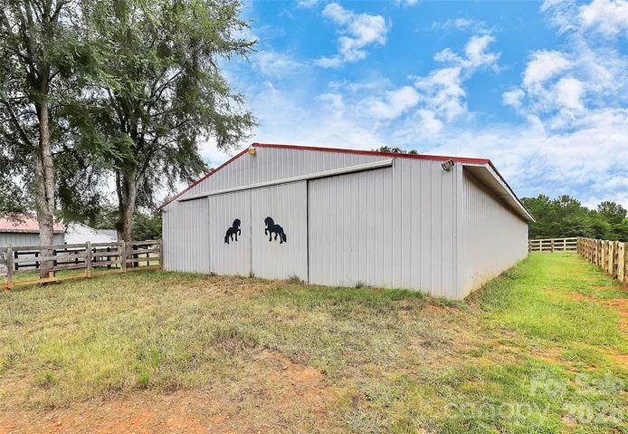 Barn 3