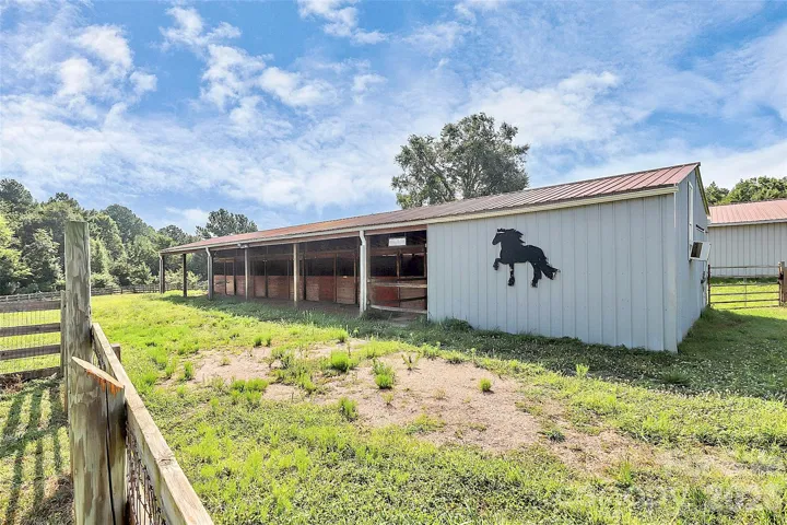 Barn 1
