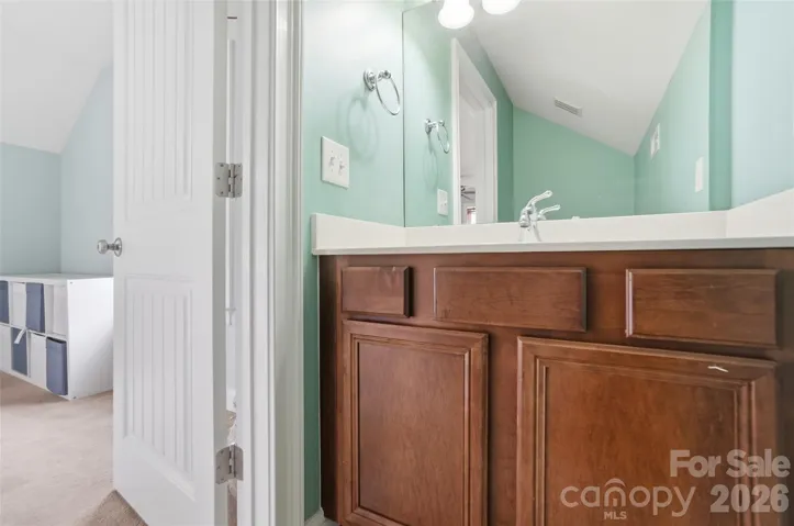 bathroom in bonus room