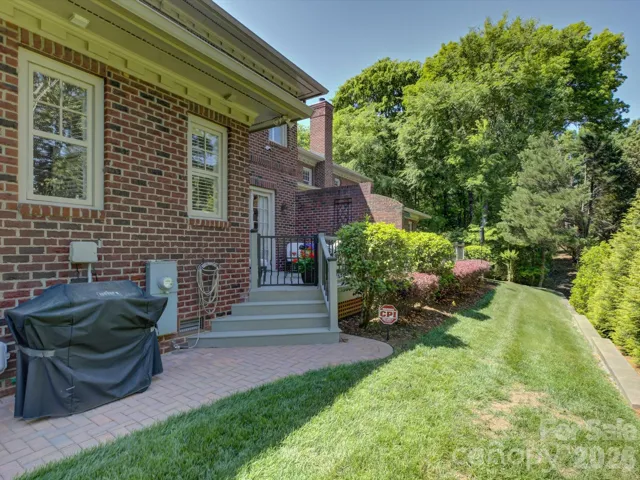 Side Yard/Deck