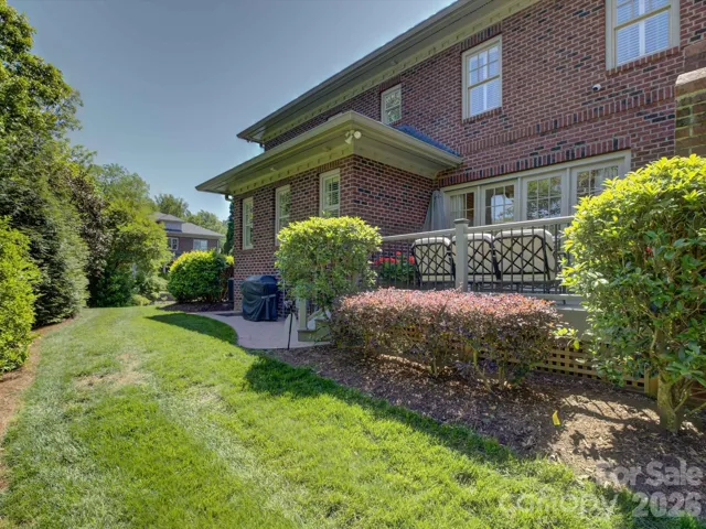 Side Yard/Deck