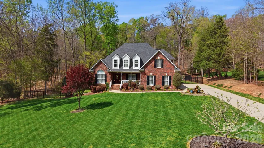 Welcome Home to 1.02 acres!