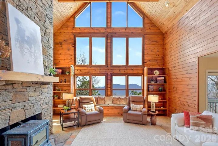 Impressive long-range, year-round views.