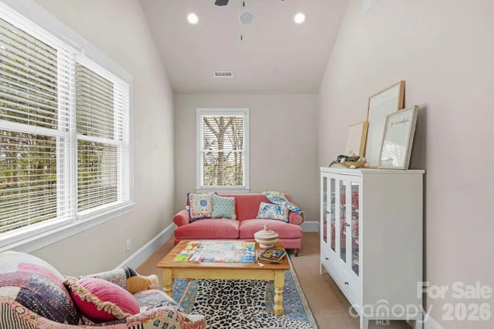 FLEX RM: READING, NURSERY, OR OFFICE