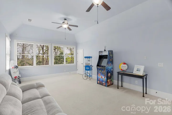 BONUS/5TH BEDROOM