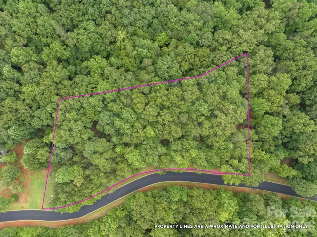 Beautiful lot in the gated community of Lake Adger - shared well