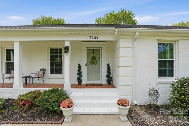 Welcome Home to this rare ranch in highly sought after Quail Hollow Estates