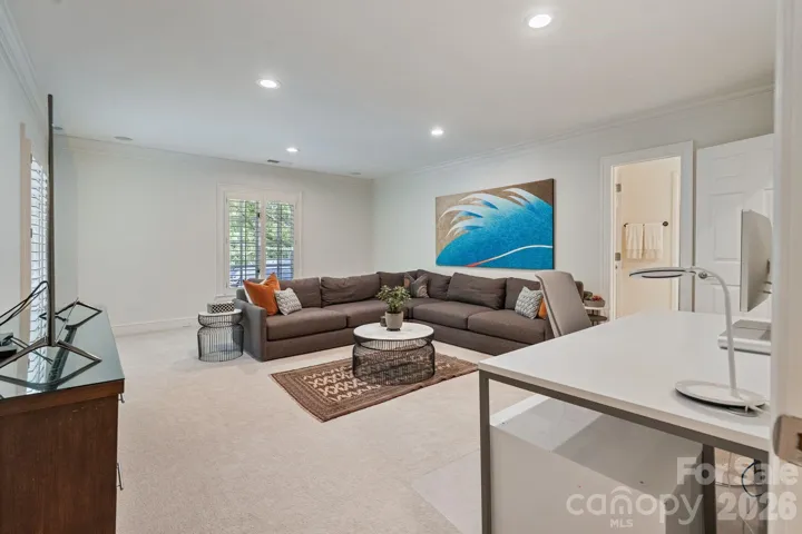 Upper level guest bedroom 4/bonus room.