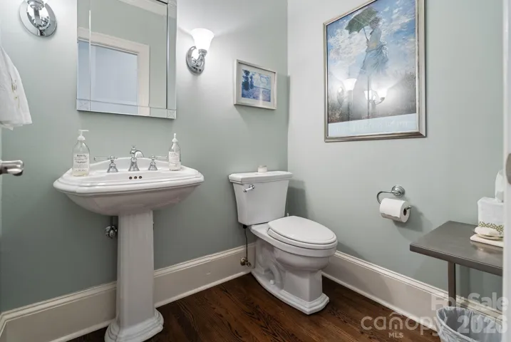 Powder room. 