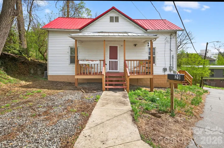 1905 Cottage on Chicken Hill in River Arts District
