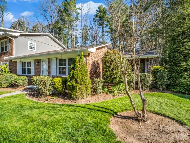 End Unit with Large Screen Porch