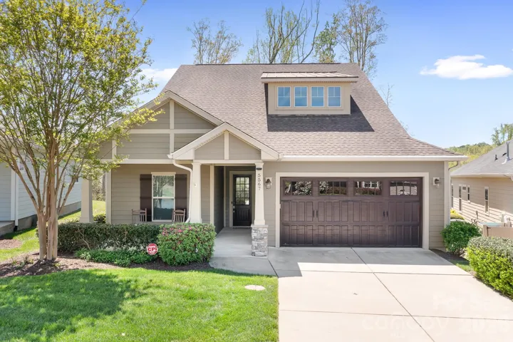 Beautiful Private Lot, Walk To Club House And Walking Trails