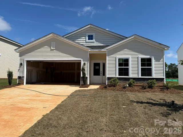 Homesite 186 features a Durham II A Floorplan. Home is still under construction.