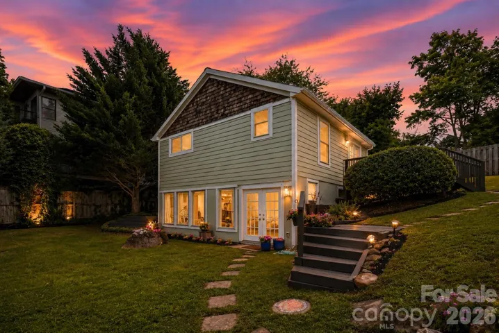 Beautiful Private Montford home!!