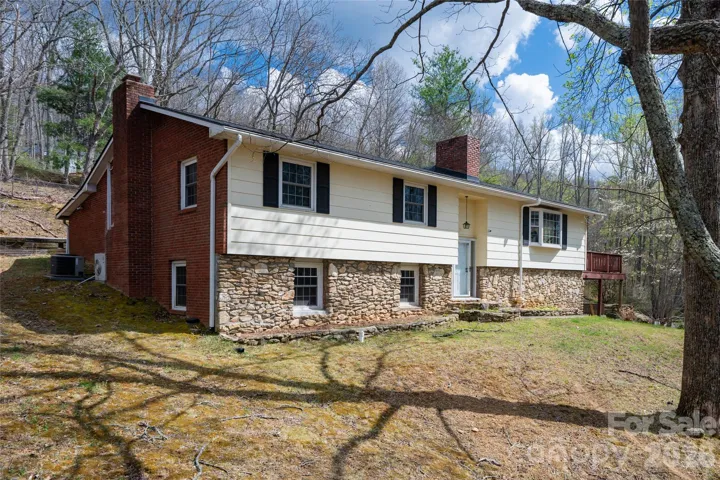 Welcome to 233 Church Rd!