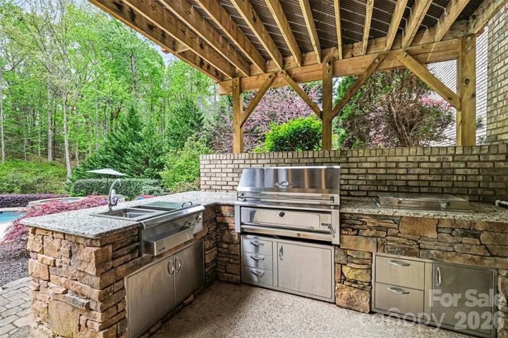Outdoor kitchen