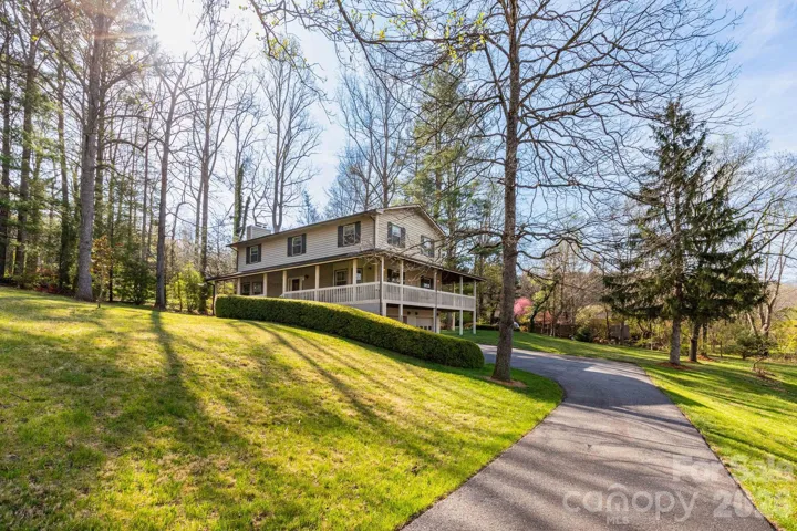 Front of House/Driveway