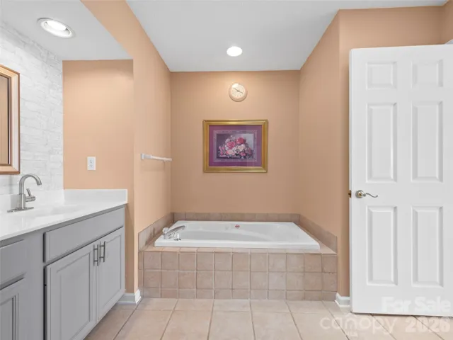 Primary Ensuite Bathroom