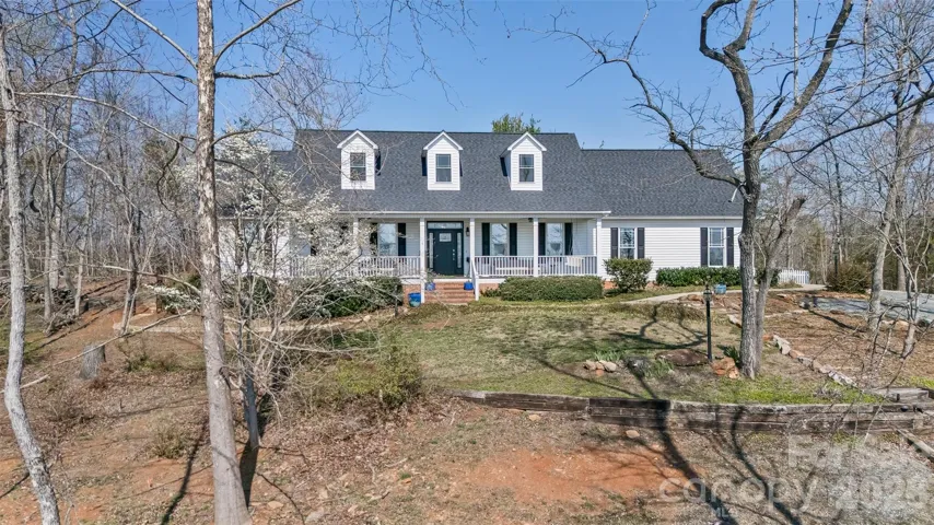 Welcome to 378 Collinsville Rd!