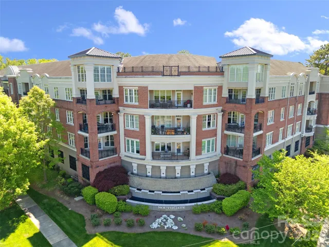 Located in the heart of SouthPark within walking distance to the finest restaurants, shopping, breweries, grocery stores plus a short drive to Uptown, CLT airport and more!