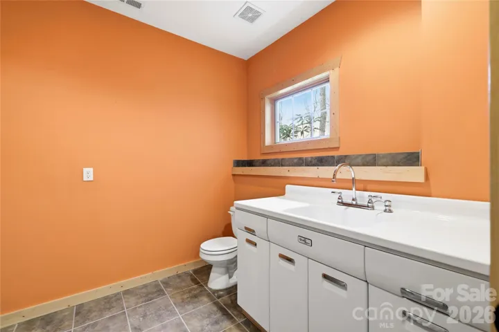 Basement half bath/2nd laundry or flex use