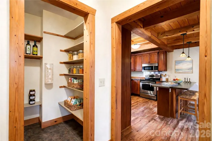 Walk-in Pantry