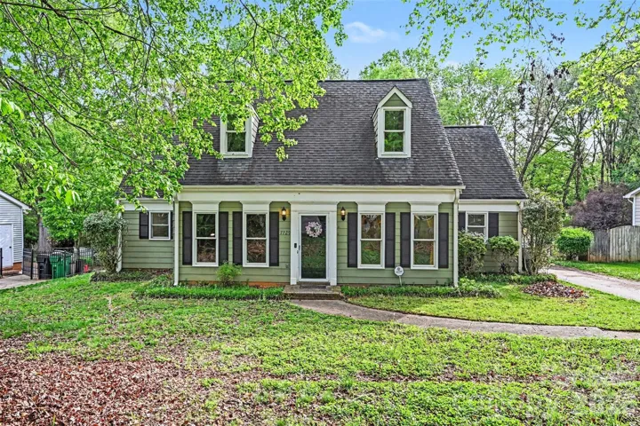 7729 Winterset Dr