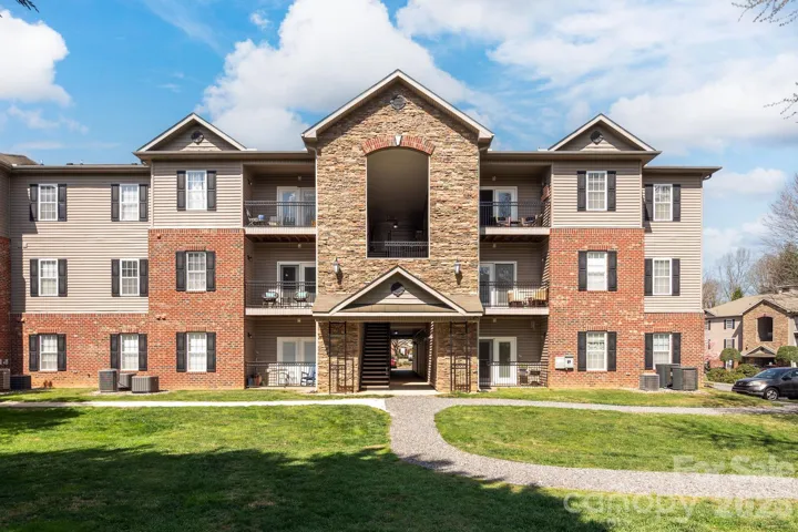 Welcome to 123 Appeldoorn Circle!