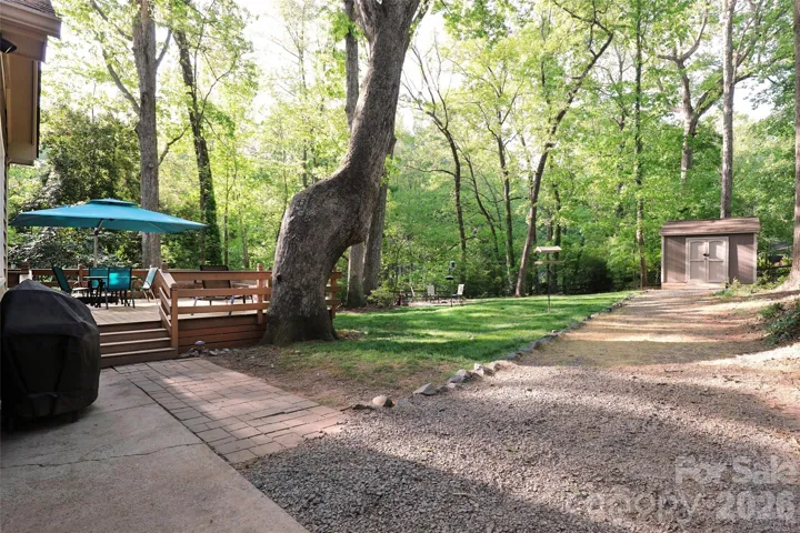 Lovely and private backyard