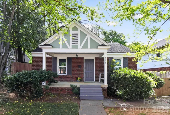 Charming Wilmore Bungalow!