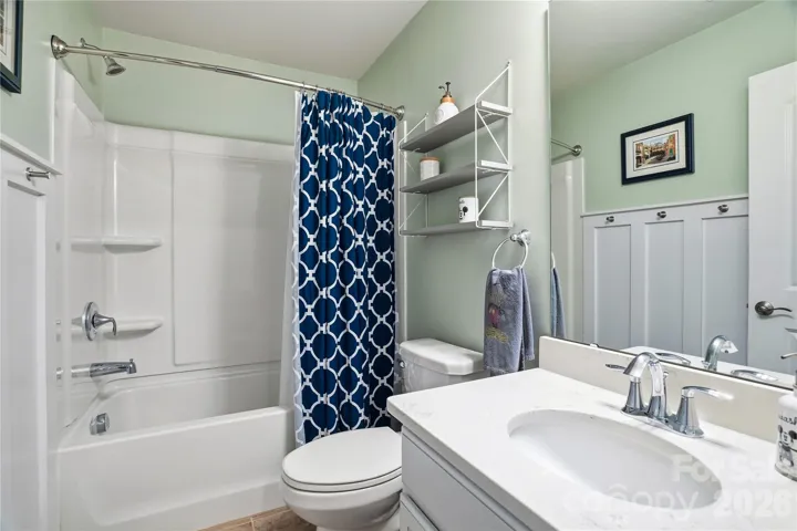 Upper level full bath