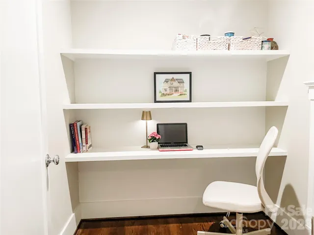 Pocket Office Space
