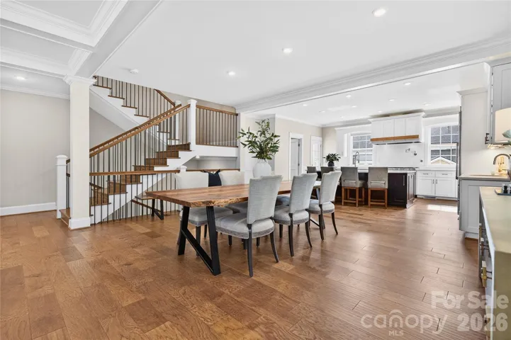 Spacious Dining Area 