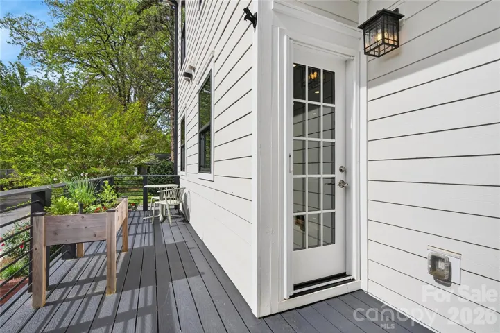 Easy-Care Composite Deck