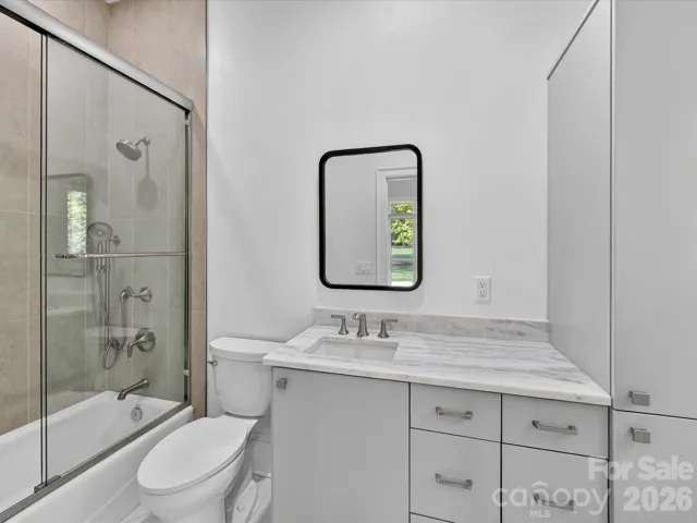 Bedroom 2 ensuite bath