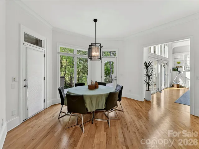 Breakfast room