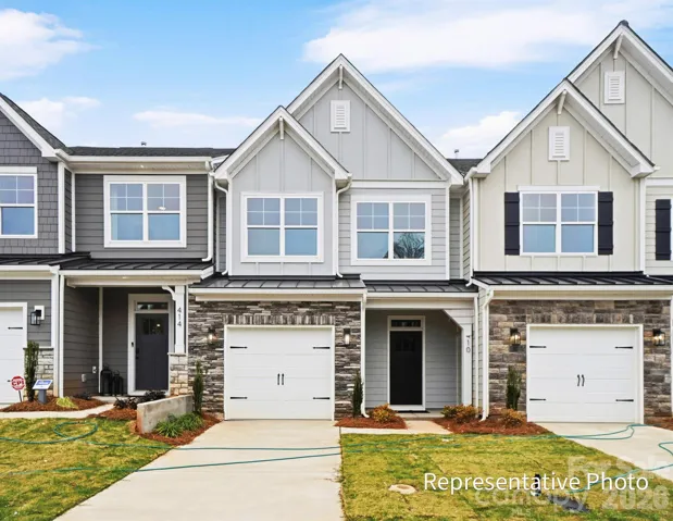Homesite 117 features an Ashland plan