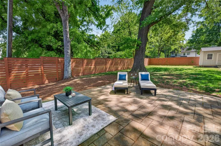Hardscaped Outdoor Oasis 