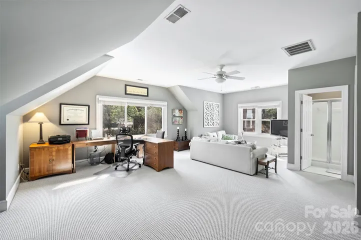 BONUS ROOM/BEDROOM